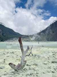🇮🇩 Kawah Putih: A Beautiful Crater