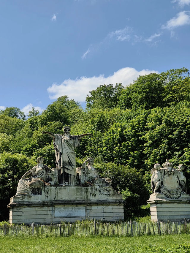 Revolving Around the Beauty of Architecture: Eyes – France 