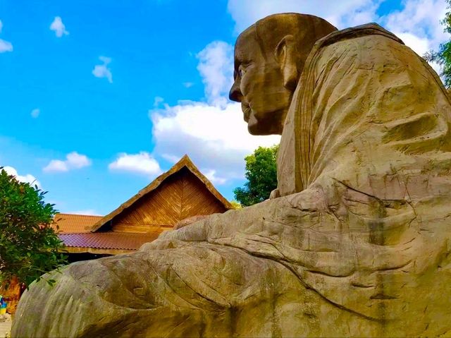 穿越森林與佛陀雕刻──Wat Tham Pha Daen 探索之旅