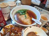 ✨上海高人氣瀚祥麵館武康大樓店😍必食推薦蟹黃湯包🤭招牌辣肉麵❤️