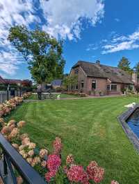 Late Summer Blooms in Giethoorn
