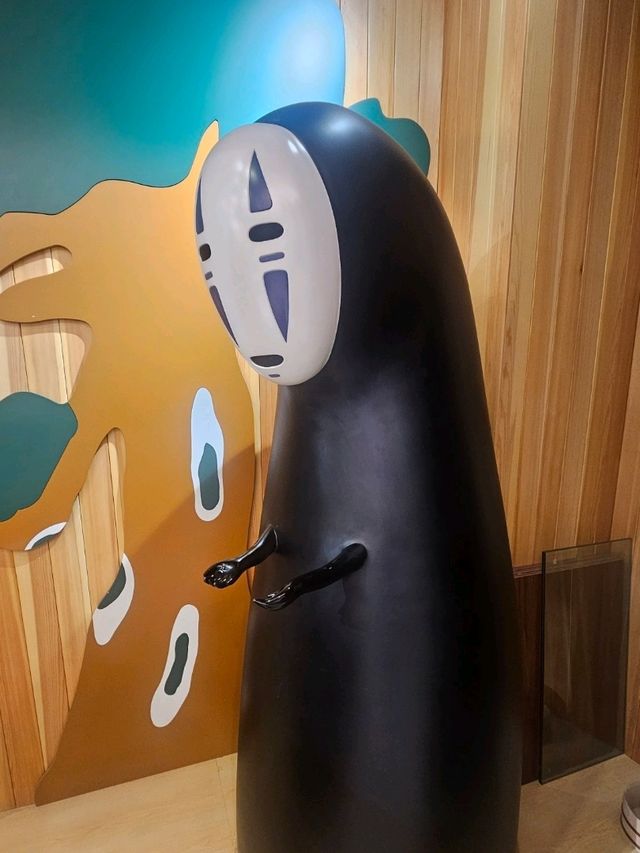 打卡無臉男藝術雕塑🖤,鍾意宮崎駿嘅朋友千萬不可以錯過 打卡無臉男藝術雕塑🖤,鍾意宮崎駿嘅朋友千萬不可以錯過