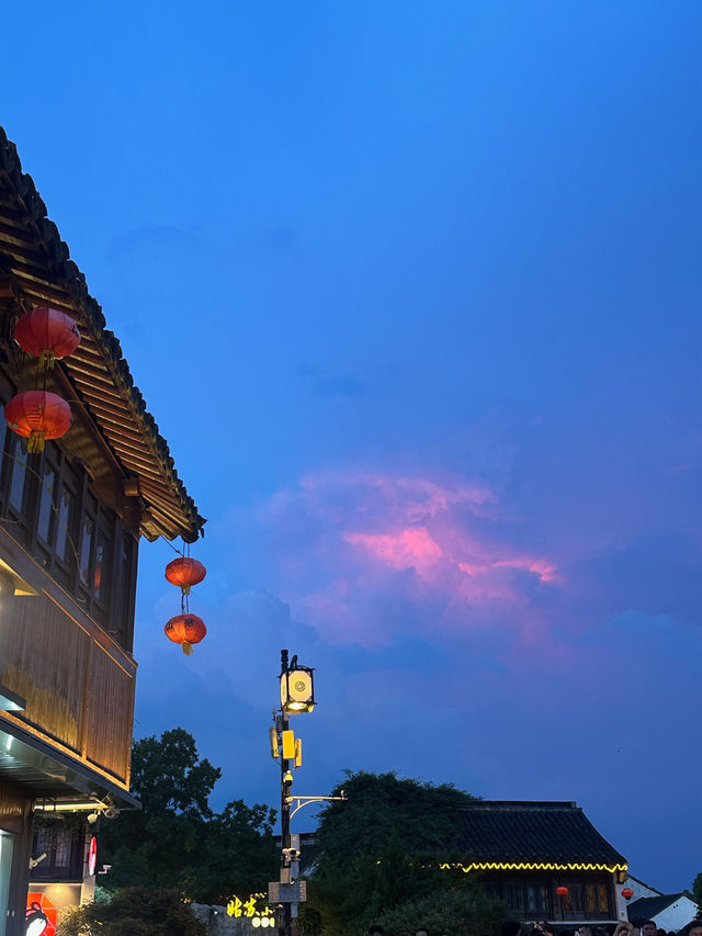 蘇州必遊夜景迷人的山塘街🌛💫 蘇州必遊夜景迷人的山塘街🌛💫