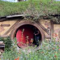 🏡 Hobbiton Movie Set: Step Into Middle-earth's Most Magical Village! 🌿