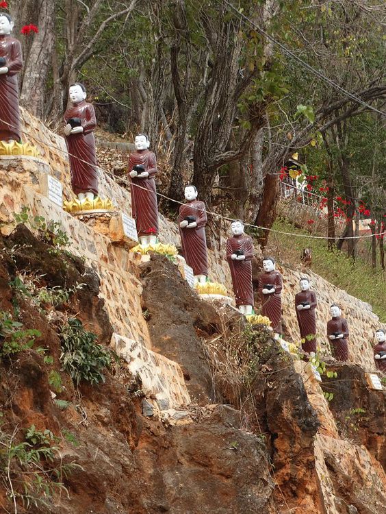 Shwe Oo Min Pagoda