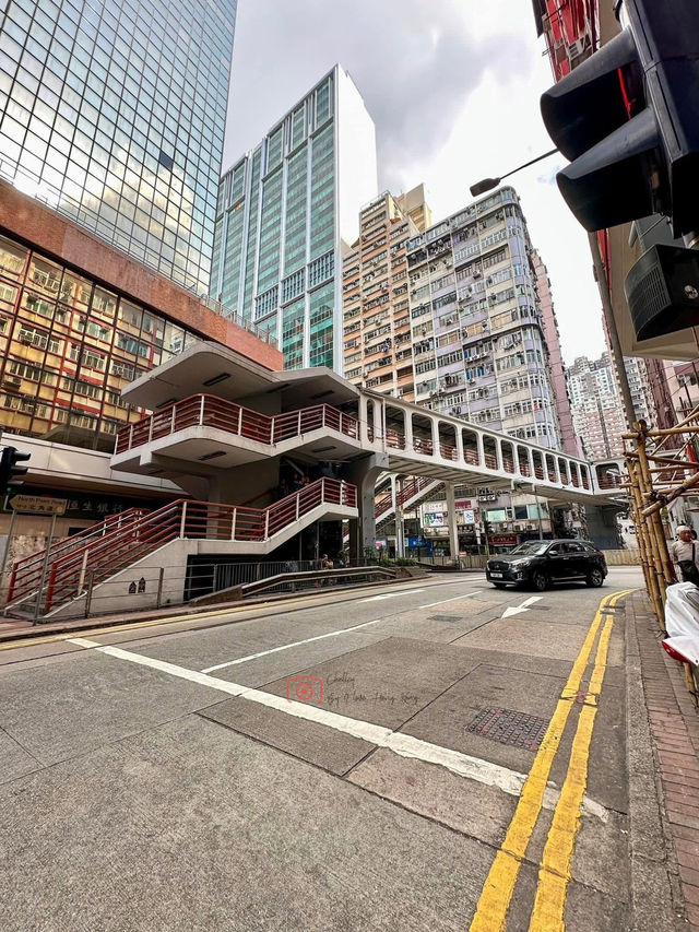 The Rhythmic Pulse of a Hong Kong Microcosm