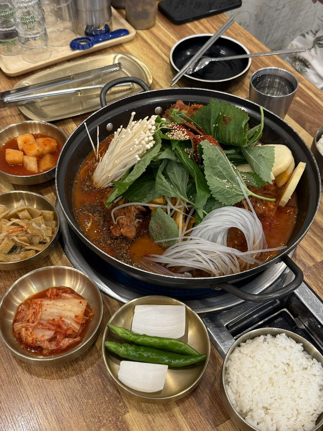 济州岛自然美景与烟火美食交织的舒心体验 💗 济州岛自然美景与烟火美食交织的舒心体验 💗