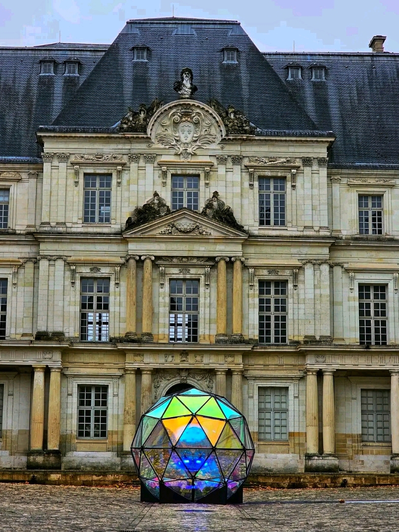 ✨ Blois – A Charming Riverside Town in the Heart of the Loire Valley