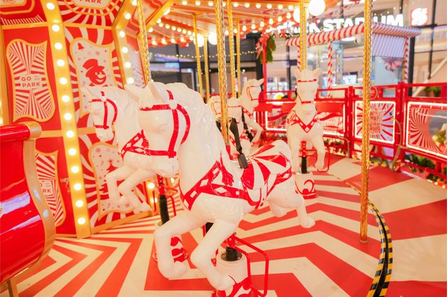 🎠全港首個商場戶外機動「炫夢旋轉木馬」 🎠全港首個商場戶外機動「炫夢旋轉木馬」