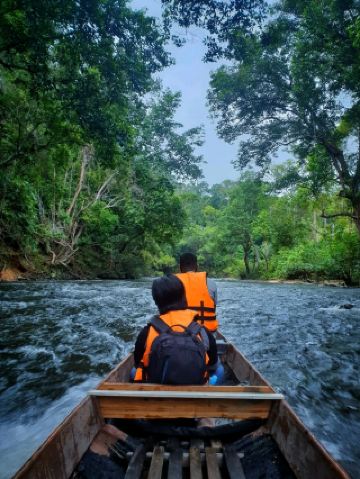 タマン・ヌガラで必見の川クルーズ：サンガイ・タハン