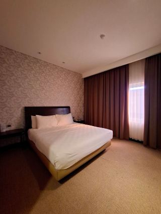 #slowtraveling 

Slow travel in Kendari doesn’t always mean exploring from sunrise to sunset. Sometimes, it’s simply giving yourself time to rest. 🌿

I stayed at Swiss-Belhotel Kendari and enjoyed having a slower day—sleeping in, taking a break from a busy itinerary, and enjoying the hotel at my own pace. No rushing, no checking off attractions, just letting myself recharge.

Because honestly, what’s the point of traveling if you come home more exhausted than when you left? 😆

Do you also make room for a proper rest day when traveling?