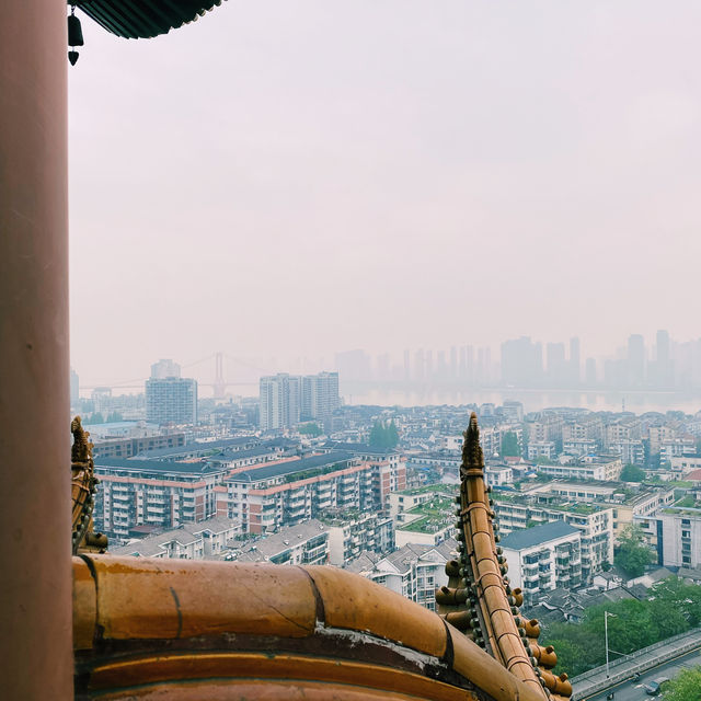 Can’t Miss the Yellow Crane Tower in Wuhan 