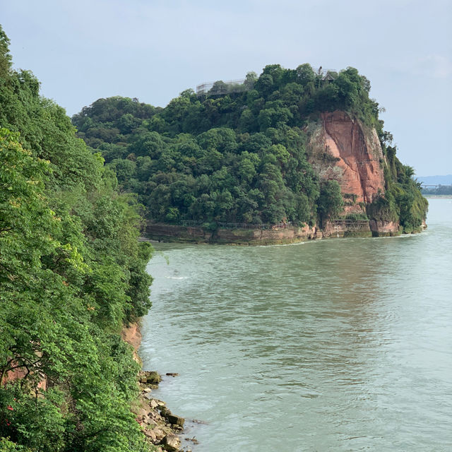 乐山大佛 - The Giant Buddha of Leshan Adventure! 🌟