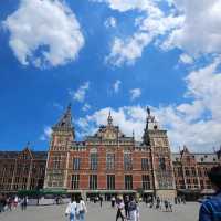 "Discover Amsterdam: A Blend of History, Culture, and Modern Charm"
