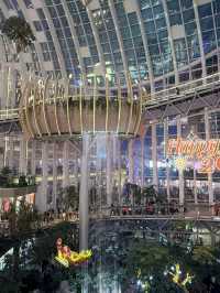Guanghua Shopping Mall, Chongqing – A Shopping Paradise with a Secret Garden