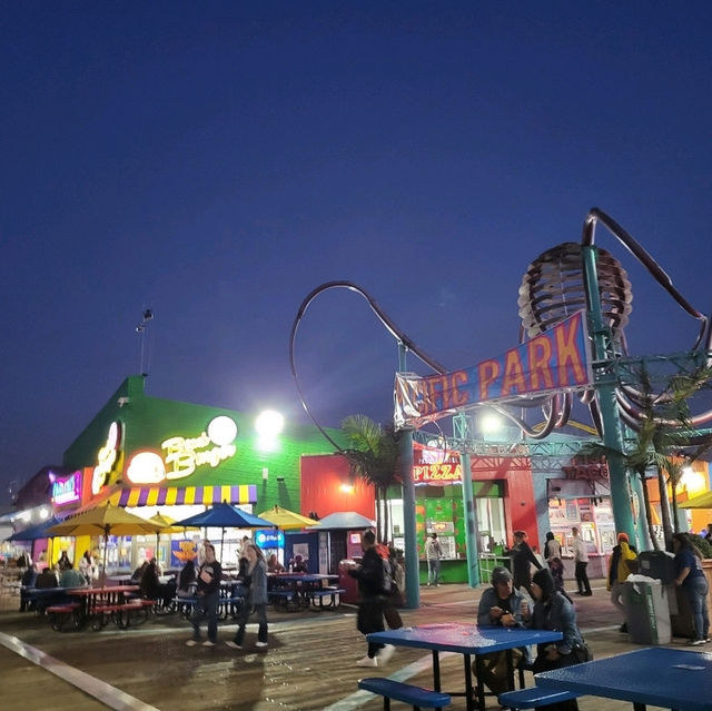 🌊✨ Experience the Magic of Santa Monica Pier! 🎡🌅