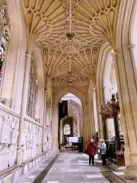 ⛪ Discover Bath Abbey: A Majestic Landmark of History & Architecture ⛪