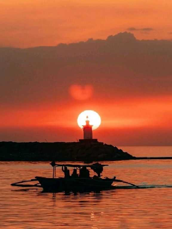 🌊💦 Make a Splash! Top Water
 Activities to Try in Manila 🚤