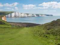Enjoy the beauty of the Seven Sisters Cliffs @ Sussex, England