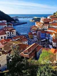 🎨 Cudillero: A Colorful Fishing Village on Spain’s Green Coast 🇪🇸✨