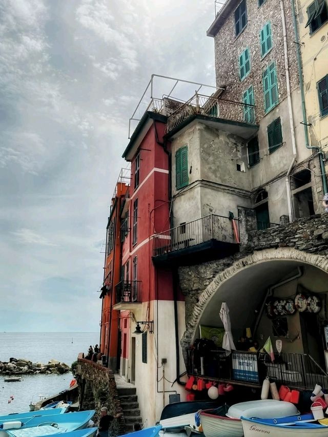 🌊 Riomaggiore: The Colorful Gateway to Cinque Terre 🇮🇹✨