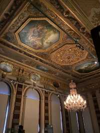 🏛️ Dolmabahçe Palace – Ottoman Grandeur on the Bosphorus