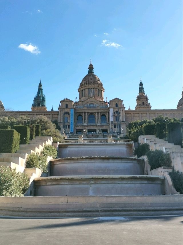 Barcelona weekend getaway under £100💰