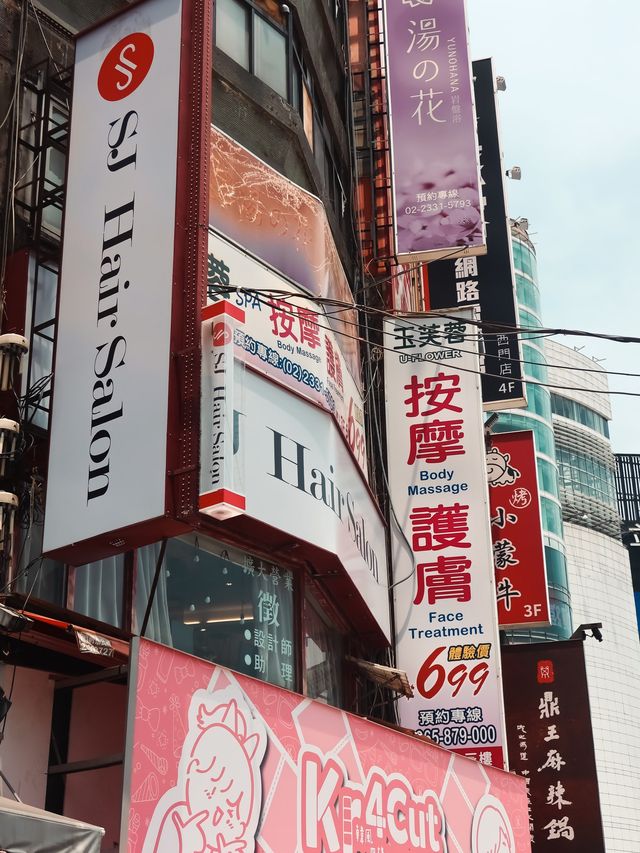 Ximending, Taipei📍🌇🌅 Ximending, Taipei📍🌇🌅