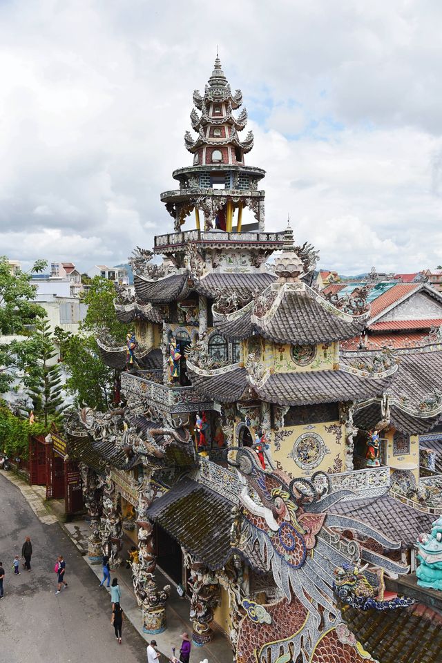 隱藏在大叻鄉間的中國元素寺廟 靈福寺