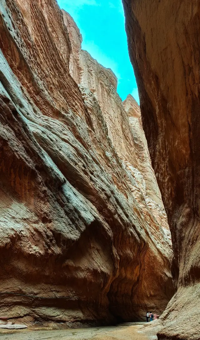 クチャ大峡谷+キジル千仏洞旅行完全ガイド