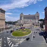 Embodying Italian Unity: Exploring Piazza Venezia in Rome 🏛️