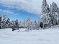 峨眉山-雪景-值得一去