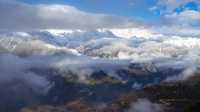 躺在床上看梅里雪山！