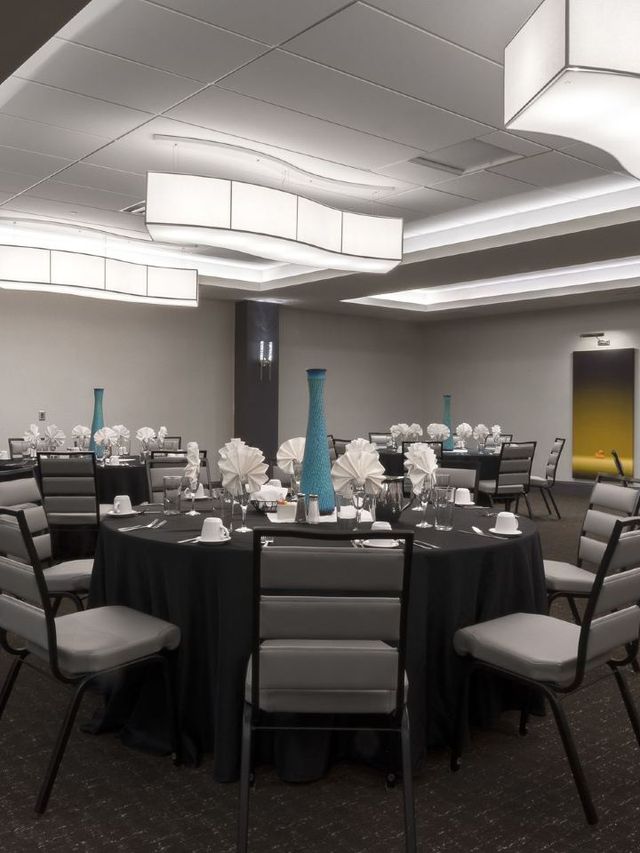 🌟 Davenport Delights: Stay in Style at The Current Iowa 🌟