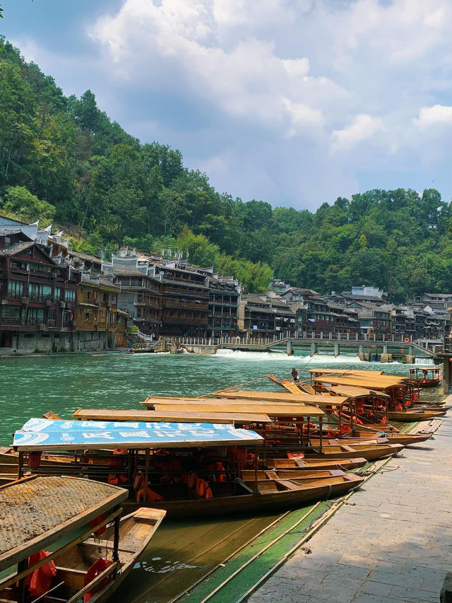 凤凰古城,一次穿越時光的旅程。