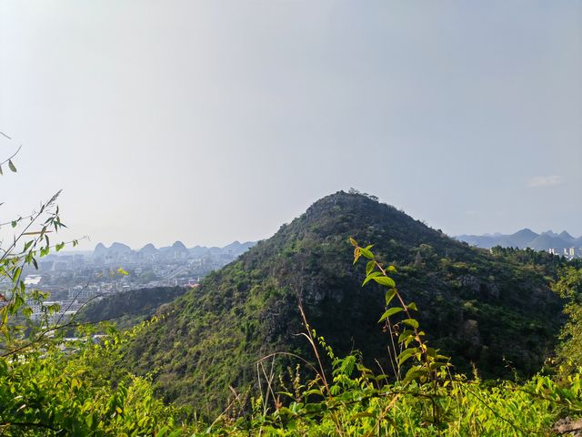 桂林西山爬山記~。