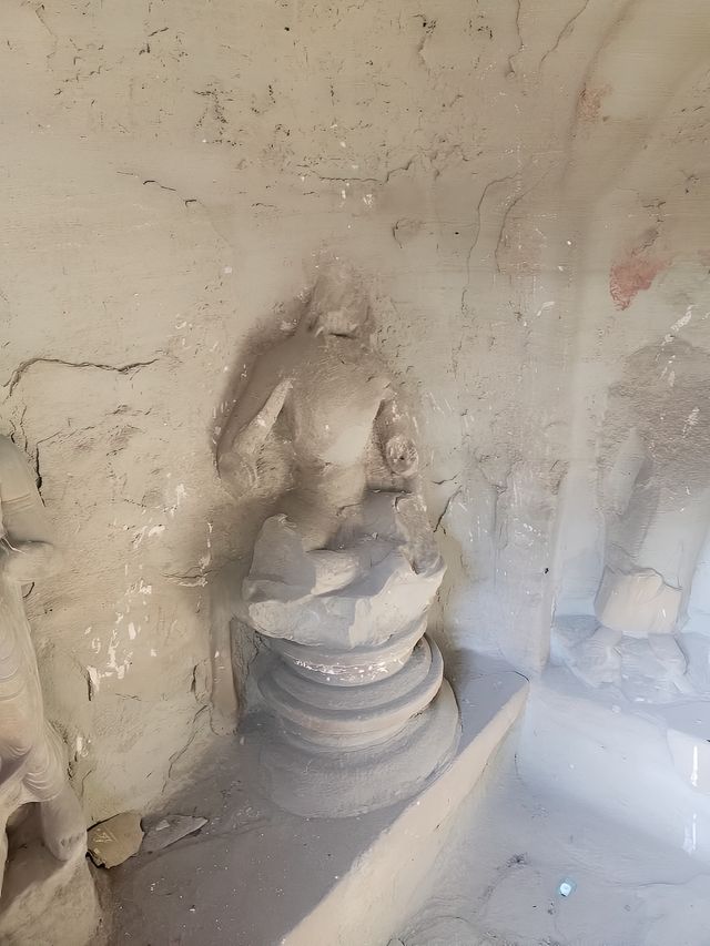 天龍山石窟，請注意保護。