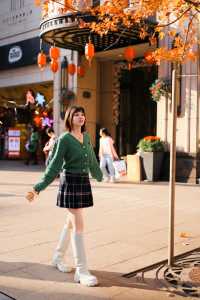 上海外灘賞楓葉快要紅了！！很有氛圍。