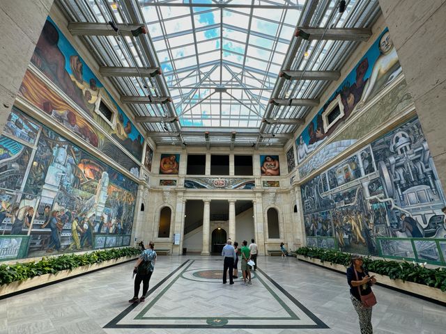 底特律藝術學院（Detroit Institute of Arts）。