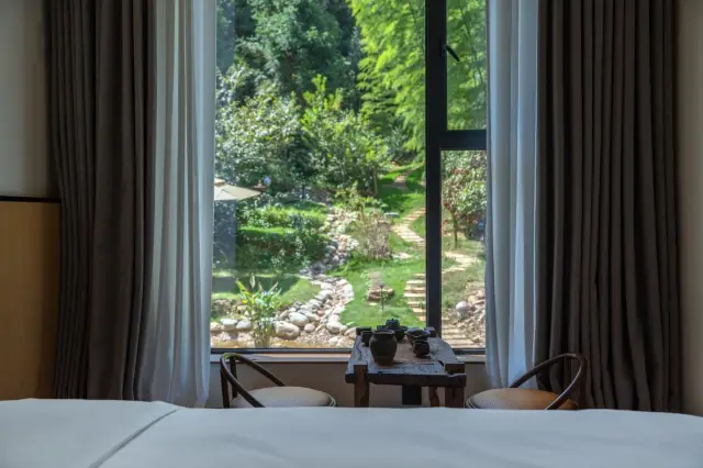 Jingdezhen, a tea-brewing trip in the mountains at Laishanshe Homestay.