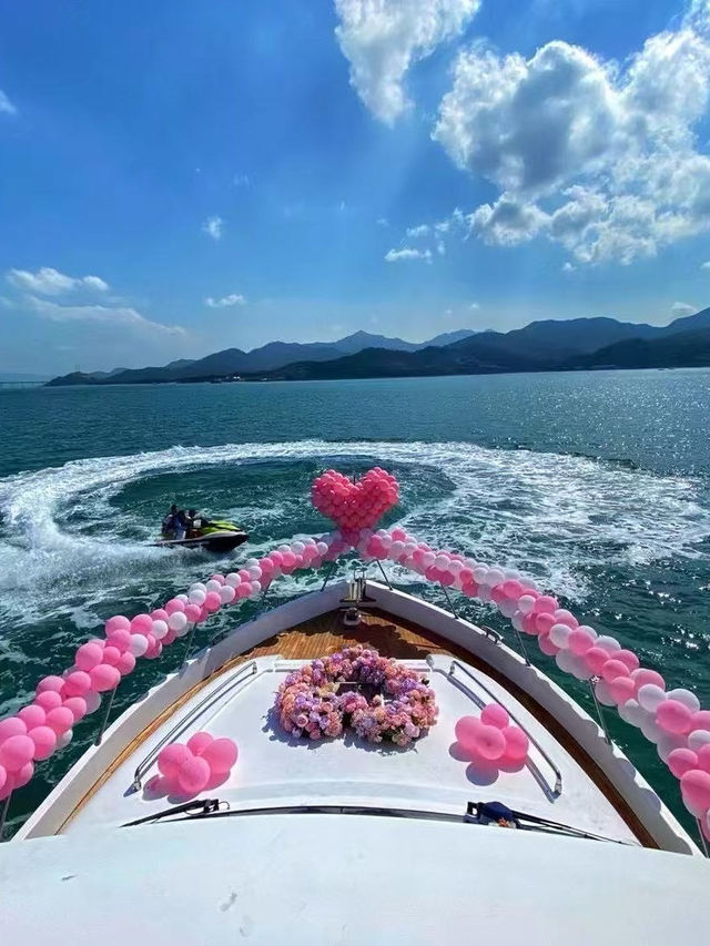 情人浪漫玩法，遊艇派對便宜又封神。