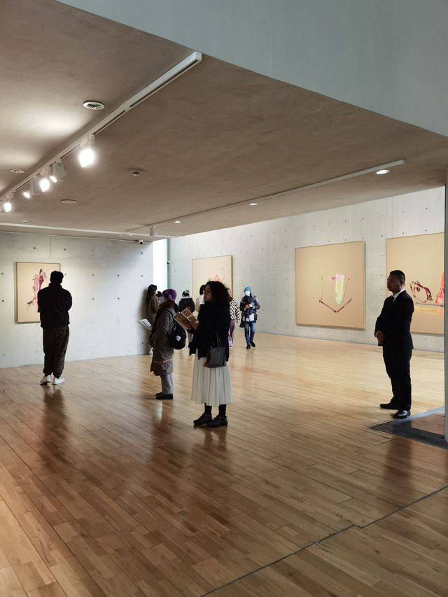 龍美術館，看「80後」奧地利藝術家靈魂之作！
