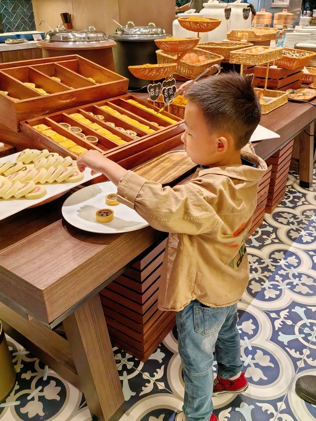 迪士尼親子遊絕配!入住奶龍主題房,快樂值拉滿 迪士尼親子遊絕配!入住奶龍主題房,快樂值拉滿