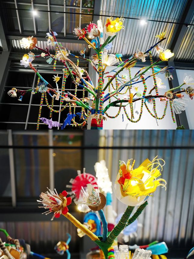 上海免費新展！低頭撿起星光！好震撼！