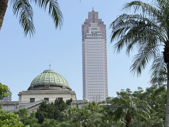 A Beautiful Central Park In Taipei, Great for All The Nearby Museums! 