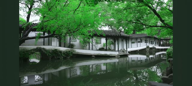 漫步蘇州園林：一場穿越千年的美學盛宴   踏入蘇州園林，彷彿打開了一本塵封的古籍，每一頁都書寫著東方