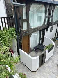 住進麗江古城嘅一個納西小院兒