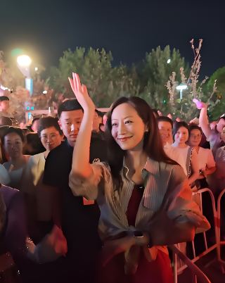 韓雪喺新疆有新身份