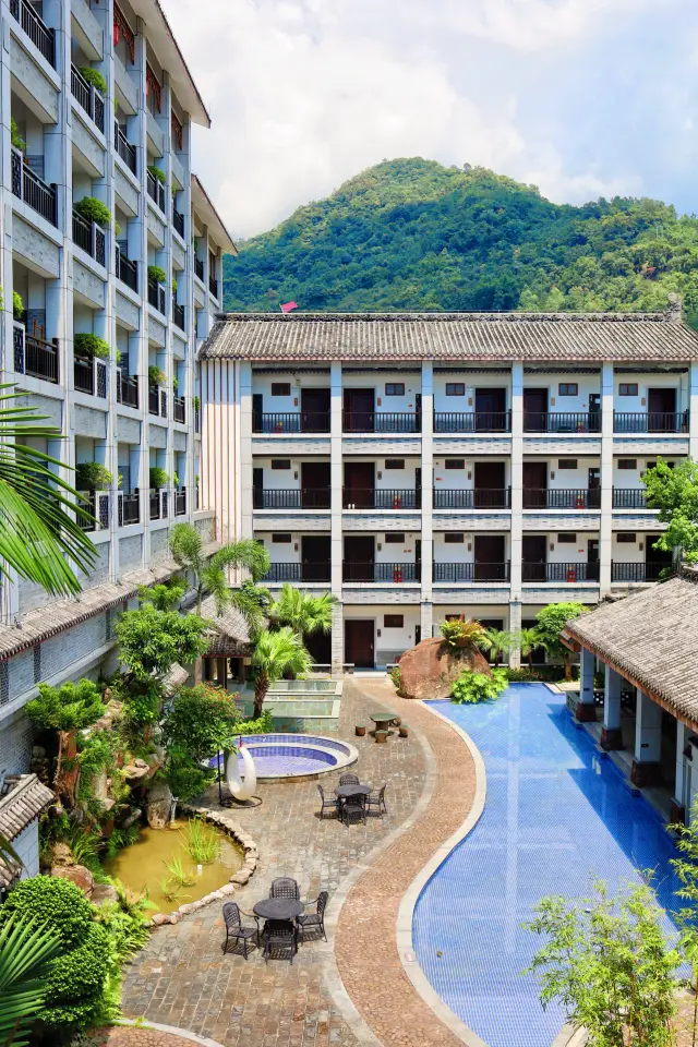 Come to Yunfu Tianlu Mountain to escape the summer heat and stay in a wild luxury inn like a landscape painting