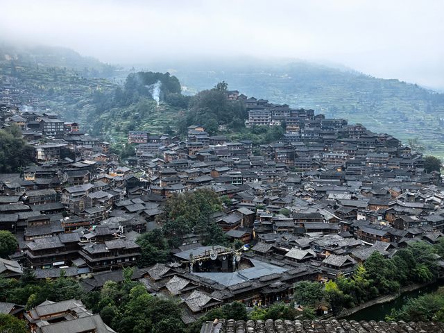 西江千戶苗寨全時段絕美攻略白天夜晚都是頂配美景！